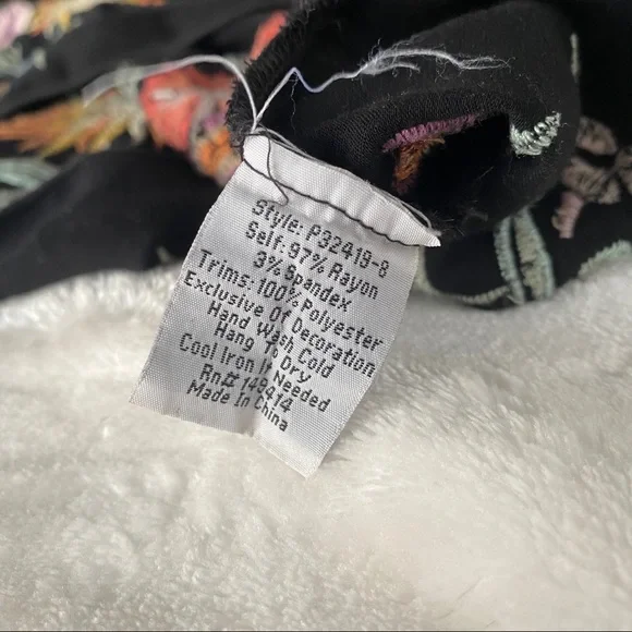 Johnny Was Pete and Greta Oversized Sleeveless Floral Embroidered Midi Dress - Picture 6 of 11